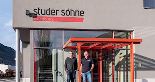 Die Studer S&ouml;hne Elektro AG in Visp geh&ouml;rt zu den &auml;ltesten Oberwalliser Familienunternehmen in der Elektrobranche. Lothar (links) und Marco Studer f&uuml;hren das Familienunternehmen bereits in der dritten Generation.