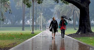 Der Regen in den Bundesstaaten Victoria, New South Wales und Queensland, die zu den am st&auml;rksten betroffenen Gegenden z&auml;hlen, soll laut Vorhersagen noch das ganze Wochenende anhalten.