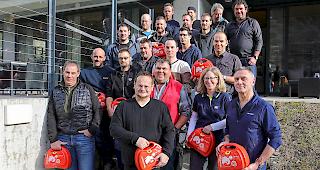 Die Baustellen der Bauunternehmung Ulrich Imboden AG sind k&uuml;nftig mit einem Defibrillator ausger&uuml;stet.