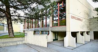 Die R&auml;ume unter der Doppelturnhalle k&ouml;nnten f&uuml;r den Mittagstisch der OS genutzt werden.