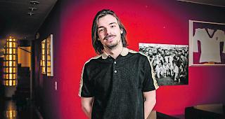 Barth&eacute;l&eacute;my Constantin in der Zentrale des FC Sitten in Martinach.