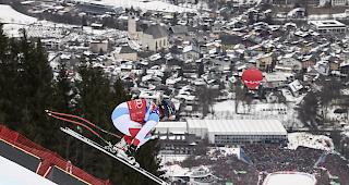 Beat Feuz schafft es auch in Kitzb&uuml;hel auf das Abfahrts-Podest.