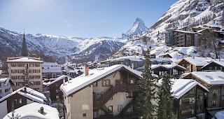 Die Strasse T&auml;sch-Zermatt ist nach einer rund eint&auml;gigen Sperrung ab 13.30 Uhr wieder offen.