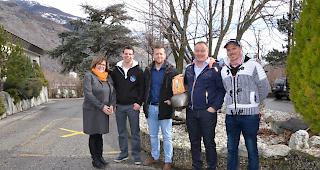 Der Vorstand der &laquo;Ringkuhfreunde Oberwallis&raquo;: Edith Wyer, Ralf Sewer, Angelo Seematter (neu), Alex Petrig (alt) und Marc-Andr&eacute; Truffer. Es fehlt Pr&auml;sidentin Eveline Bayard. (v.l.)