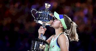 Sofia Kenin gewinnt am Australian Open in Melbourne ihren ersten Grand-Slam-Titel. Die 21-j&auml;hrige Amerikanerin schl&auml;gt im Final die Spanierin Garbi&ntilde;e Muguruza in gut zwei Stunden 4:6, 6:2, 6:2.