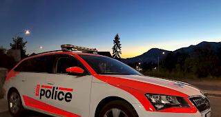 Am Wochenende wurde ein Franzose im Unterwallis in einer 50er-Zone mit 122 km/h geblitzt. Dem Lenker droht nun eine Freiheitsstrafe von mindestens einem Jahr.