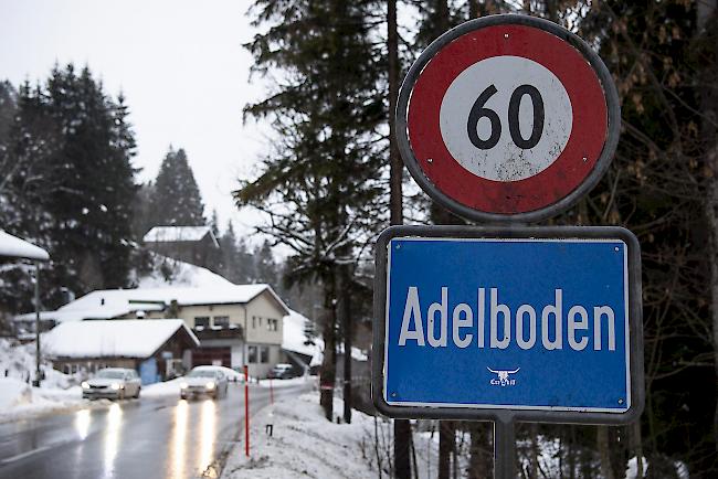 Es handelt sich meist um die blauen Tafeln an Hauptstrassen. (Symbolbild)