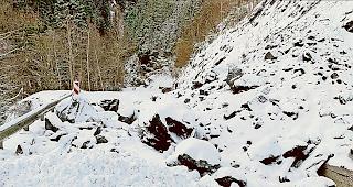 Bald wieder befahrbar. Die R&auml;umungsarbeiten sollten heute abgeschlossen und die Strasse bis sp&auml;testens heute Abend f&uuml;r den Verkehr freigegeben werden.