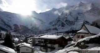 Das Saastal sagt teilweise Ja zur Konsultativabstimmung &uuml;ber eine Fusion. Saas-Fee, Saas-Grund und Saas-Almagell stimmten daf&uuml;r, Saas-Balen dagegen.