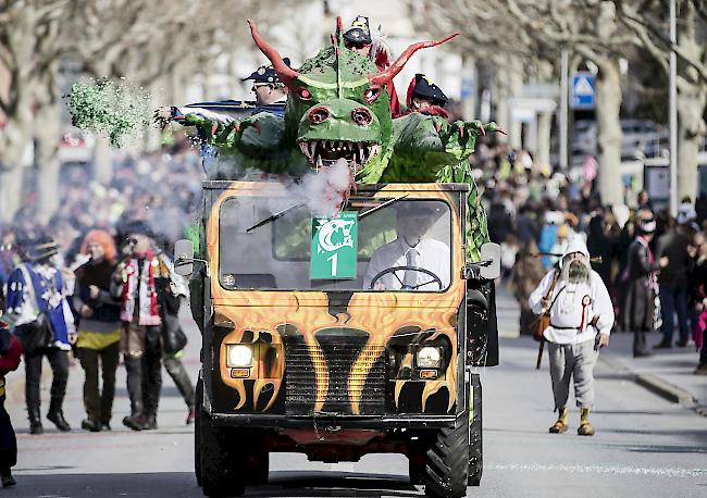 Morgen Freitag startet die Natischer Fasnacht offiziell mit dem Drachenausbruch. (Archivbild)