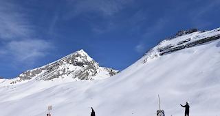 Bei Top-Schneeverh&auml;ltnissen und strahlendem Sonnenschein konnte am Samstag das 5. Alpine Schneehornussen durchgef&uuml;hrt werden. 
