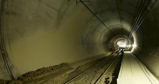 Nach dem Wassereinbruch bleibt die zweite R&ouml;hre des L&ouml;tschberg-Basistunnels noch bis Freitag gesperrt.