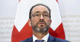 <b>Erster Fall best&auml;tigt.</b> BAG-Direktor Pascal Strupler informierte &uuml;ber die erste nachgewiesene Infizierung mit dem Coronavirus in der Schweiz.