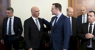 Bundesrat Alain Berset (links) traf am Dienstag in Rom auf europ&auml;ische Gesundheitsvertreter. Thema war die Koordination im Kampf gegen das Coronavirus.