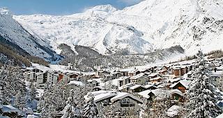 Diesen Sommer sind im Saastal zwei Bahnabos g&uuml;ltig.