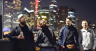 Letzten Herbst ist die Oberwalliser Band Klisch&eacute;e quer durch China getourt. Von S&uuml;d bis Nord mit f&uuml;nf Halten und einem tollen Finale.