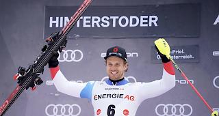 Mauro Caviezel sichert sich seinen ersten Podestplatz in einer Weltcup-Kombination. Der B&uuml;ndner wird in Hinterstoder Zweiter hinter Alexis Pinturault.