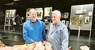 Fellh&auml;ndler. Paul (links) und Emil Graf: &laquo;Die Qualit&auml;t der Fuchsfelle ist sehr gut.&raquo;