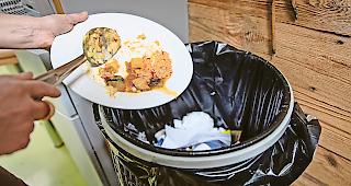 Zermatt bek&auml;mpft Food Waste. Eine richtige Kalkulation der Lebensmittelmengen hilft, Abfall zu vermeiden.Foto Mengis Media/Alain Amherd