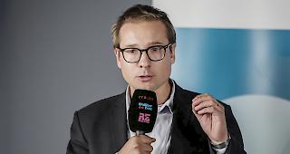 Nationalrat Philippe Nantermod will in der Ausschaffungshaft elektronische Fussfesseln einsetzen.