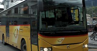 Um das Fahrpersonal zu sch&uuml;tzen und einen Beitrag gegen die Verbreitung des Coronavirus zu leisten, stoppt Postauto ab Mittwoch vor&uuml;bergehend den Ticketverkauf durch die Fahrer.