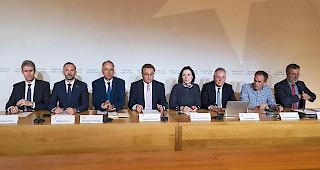 An einer Medienkonferenz informierte der Kanton Wallis &uuml;ber ihre Massnahmen.