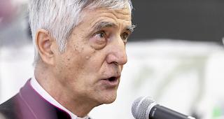 Die Kirchenverantwortlichen empfehlen, Beerdigungen im kleinen Kreis und alleine mit den engsten Angeh&ouml;rigen zu feiern.