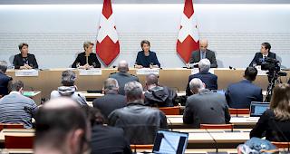 An allen Schweizer Landesgrenzen wird wegen des Coronavirus ab Mitternacht wieder kontrolliert. Der Bundesrat hat am Montag entschieden, nach Italien auch an den Grenzen zu Deutschland, &Ouml;sterreich und Frankreich Kontrollen durchzuf&uuml;hren.