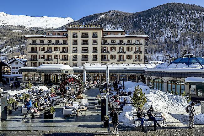 Die durch den Kanton Wallis angekündigte Schliessung der Walliser Hotels wird aufgehoben.