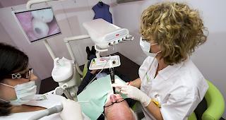 Noch das Notwendigste. Zahnarztpraxen sollen nicht dringliche Termine aufschieben.