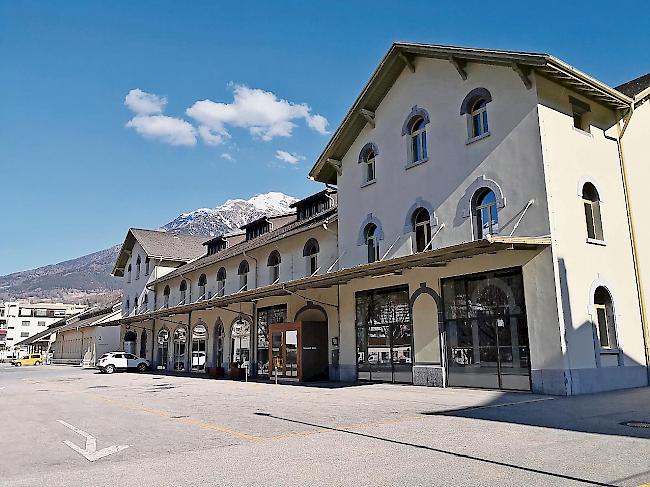 <b>Umnutzung.</b> Das Zeughaus Kultur (Bild) in Glis wird wie ein ehemaliges Restaurant in Gampel zu einem Abklärungszentrum.