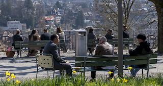 Gruppen &uuml;ber f&uuml;nf Personen drohen Bussen. Mit 20 Milliarden Franken greift der Bundesrat Unternehmen mit Liquidit&auml;tsproblemen unter die Arme.