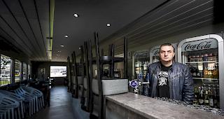 Anto Tipura f&uuml;hrt seit Anfang des Jahres die 4A-Bar in Gamsen. Dank Mietzinserlass geht es f&uuml;r ihn nun doch weiter.