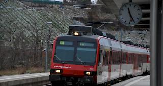 Auch wenn ein Grundangebot garantiert ist, bittet RegionAlps die Reisenden, vor jeder Fahrt systematisch den Online-Fahrplan zu konsultieren.