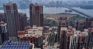 In China wird die wegen der Ausbreitung des neuen Coronavirus verh&auml;ngte Abriegelung der Provinz Hubei weitgehend aufgehoben. In der Millionenmetropole Wuhan hingegen wird das Verbot, die Stadt oder die Provinz zu verlassen, erst per 8. April aufgehoben.