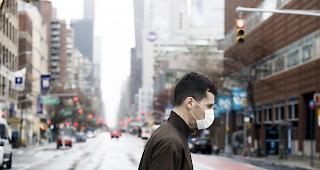 New York. In den USA sind mehr als 2000 Menschen an den Folgen einer Infektion mit dem Coronavirus gestorben. Dies ging am Samstagabend (Ortszeit) aus einer Auflistung der renommierten Johns-Hopkins-Universit&auml;t in Baltimore hervor.