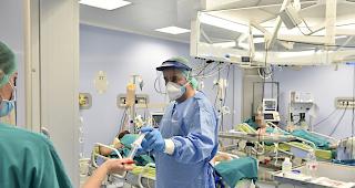 20 Patienten aus Frankreich werden ab Sonntagabend in Schweizer Spit&auml;lern gepflegt. Das teilte Fr&eacute;d&eacute;ric Journes, der franz&ouml;sische Botschafter in der Schweiz im Kurznachrichtendienst Twitter mit.