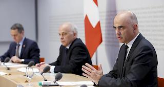 Forderungen werden laut, alle Gesch&auml;fte zu &ouml;ffnen, welche die Sicherheitsmassnahmen einhalten. FDP-Parteichefin Petra G&ouml;ssi: &laquo;Sonst setzen wir das Verst&auml;ndnis f&uuml;r die Massnahmen des Bundesrates unn&ouml;tig aufs Spiel.&raquo;