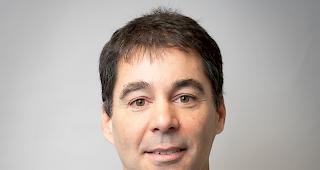 <b>Triage.</b> &laquo;Die Person, die von der intensivmedizinischen Behandlung am meisten profitiert, muss priorisiert werden &ndash; sei sie alt oder jung&raquo;, sagt Dr. Damian K&ouml;nig, Pr&auml;sident des klinischen Ethikrats am Spital Wallis.